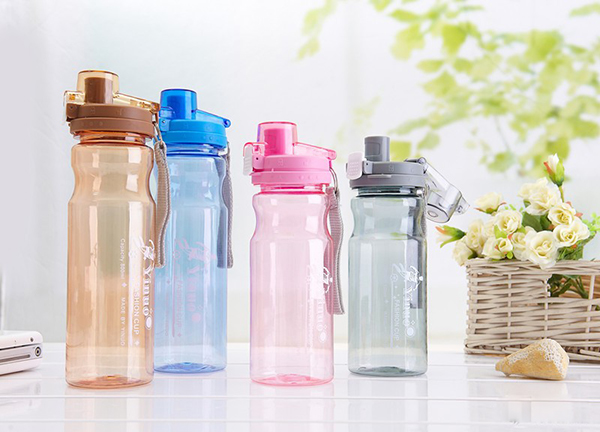 青岛聚乙烯蜡厂家提醒塑料水杯安全与薄厚无关系 需注重材质